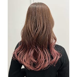 ピンクベージュ