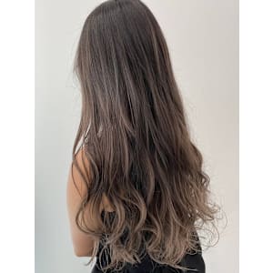 ナチュラルバレイヤージュ