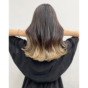 イエローベージュ