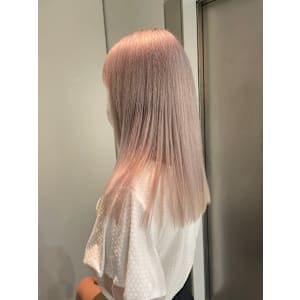 ペールピンクベージュ