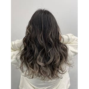 グレージュバレイヤージュ