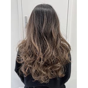 アッシュベージュ