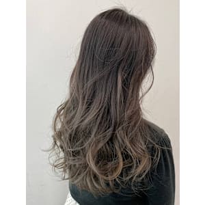 グレーベージュ