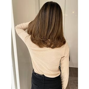 フォギーベージュ