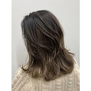 オリーブベージュ