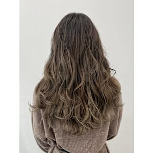 ベージュカラー