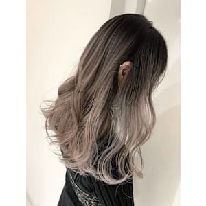 ベージュバレイヤージュ