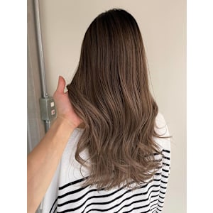 ベージュカラー