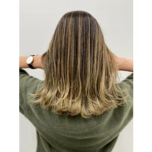 バレイヤージュカラー