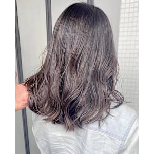 グレージュカラースタイル