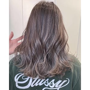 ナチュラルベージュ