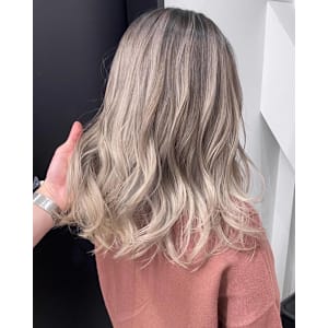 ホワイトカラースタイル