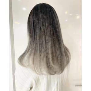 ホワイトグラデーション