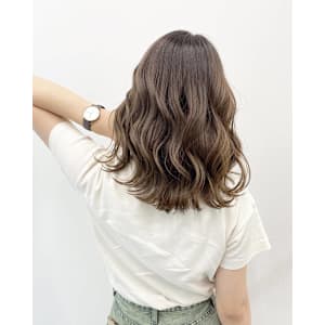 アッシュベージュ