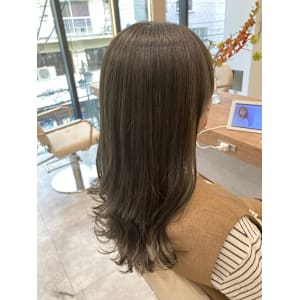 オリーブベージュカラー