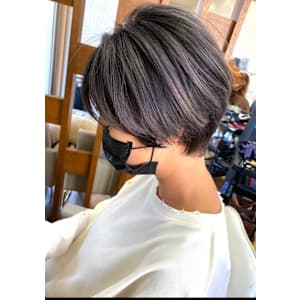 ハンサムショート✖️グレーシルバー