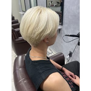 ホワイトカラー - GLADGE池袋/ダブルカラー/ブリーチ【グラッジイケブクロダブルカラーブリーチ】掲載中