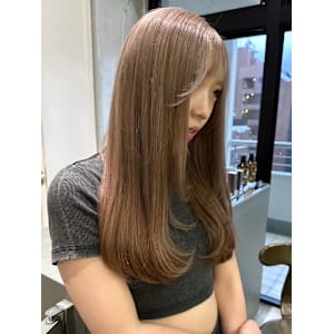 アッシュベージュ　ハイトーン レイヤーカット 髪質改善カラー