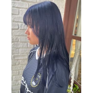 ブルーグレー　ダブルカラー　顔周りレイヤー　シースルーバング