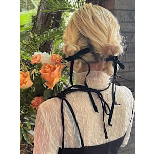 編み込みツイン　ベロアリボンアレンジ　お団子　お呼ばれ