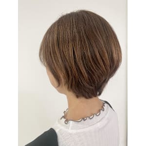くびれショート/ベージュ/白髪ぼかし