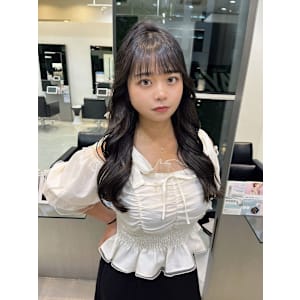 レイヤーカット＋透明感グレージュカラー