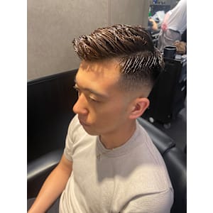 ハードパート　スキンフェード