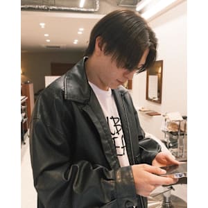 【Look at】センターパート韓国風ダウンパーマ