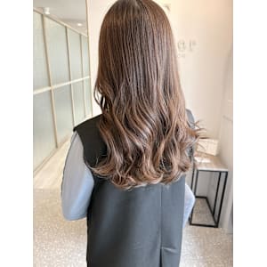 透明感アッシュブラウンカラー