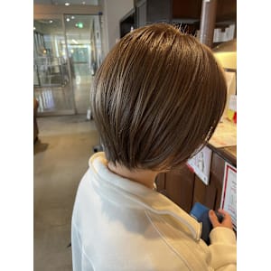 モカグレージュ/ブリーチ/ショート