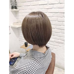 【MAGIC 小名木】丸みショートアッシュカラー