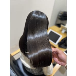 美髪矯正と髪質改善ヘアエステで乾かすだけのレア髪☆