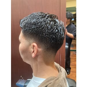 MEN`Sミドルスキンフェードバーバースタイルカットメンズ