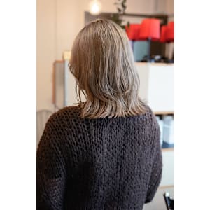 ハイトーンベージュ