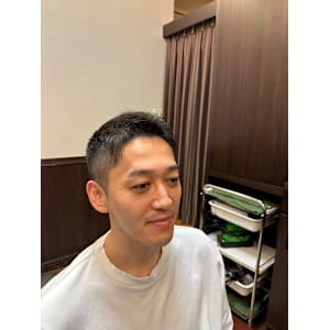 フロントアップショート