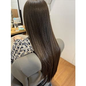 髪を伸ばしている方に髪質改善を