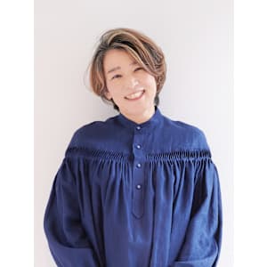 【えがお美容室 奈良店】白髪カバーに◎グレイヘア＆ハイライト