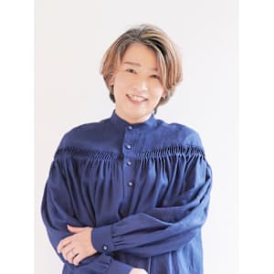 【えがお美容室 奈良店】白髪カバーに◎グレイヘア＆ハイライト