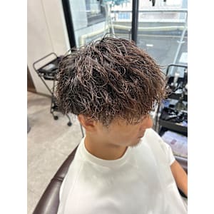 ツイストスパイラルパーマ - GLADGE池袋/ダブルカラー/ブリーチ【グラッジイケブクロダブルカラーブリーチ】掲載中