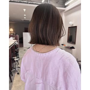 【Look at】ウェーブボブ切りっぱなし外ハネベージュ