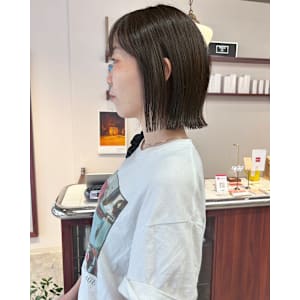 【Look at】あごボブ切りっぱなしくびれオリーブ