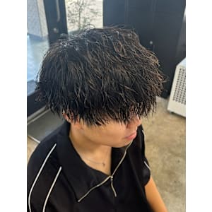 メンズマッシュカットツーブロックツイストスパイラルパーマ