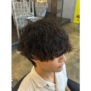 メンズ韓国マッシュカットツーブロック波巻きシャドウパーマ