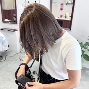 【Look at】極細ハイライト切りっぱなしボブ