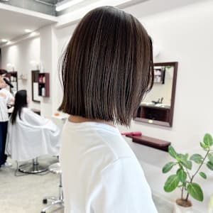 【Look at】極細ハイライト切りっぱなしボブ