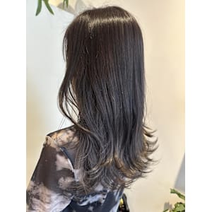 大串　グレージュ　ブリーチあり