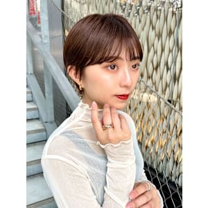 簡単スタイリングオイル付けるだけ艶々ショートヘア