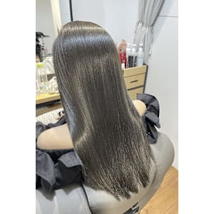 暗髪で髪質改善で艶髪に◎