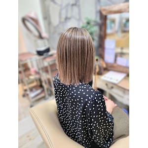 ミルクティーベージュ×シャドールーツ