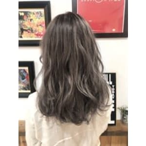 圧倒的透明感！濃いめグレージュ♪